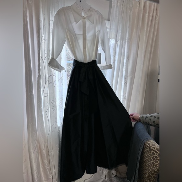 Teri John Gown.Bought at Bergdorf Goodman.Never Worn, New w/Tag, S14- Runs Small - Picture 6 of 9